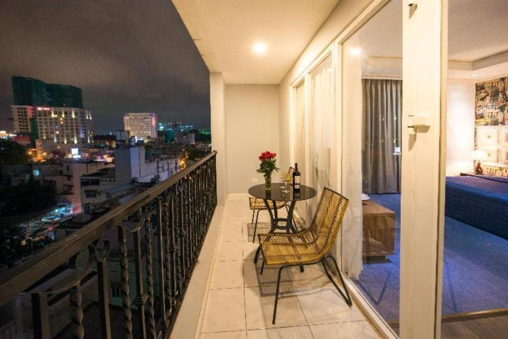 Golden Crown Hotel Saigon 胡志明市 外观 照片