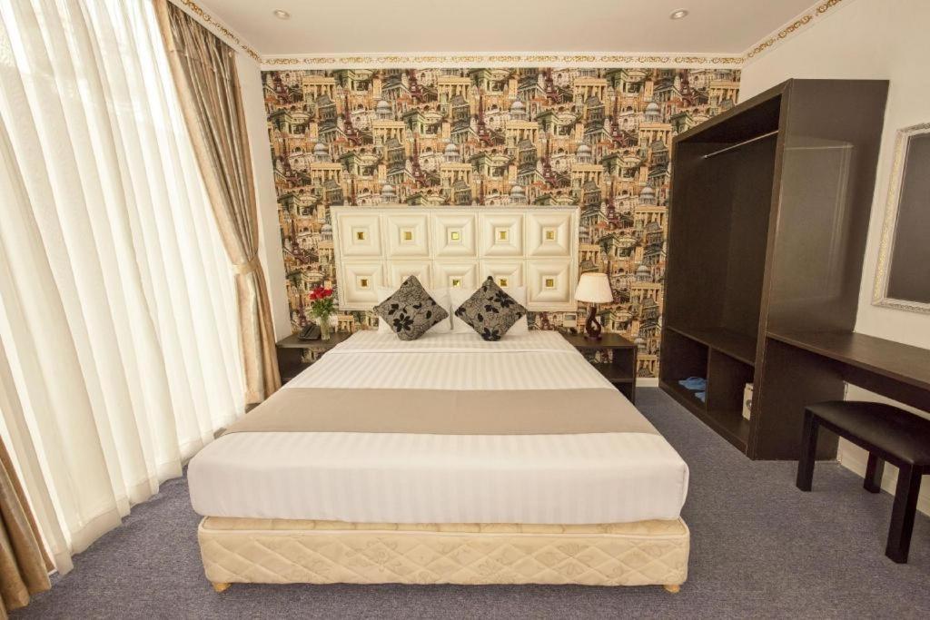 Golden Crown Hotel Saigon 胡志明市 外观 照片