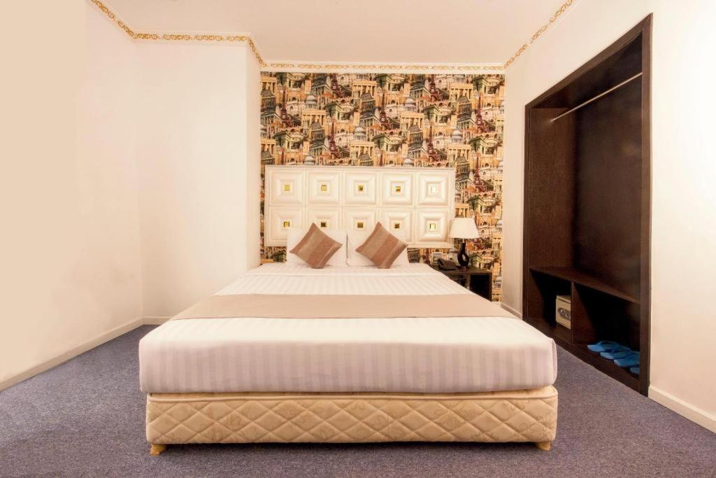 Golden Crown Hotel Saigon 胡志明市 外观 照片